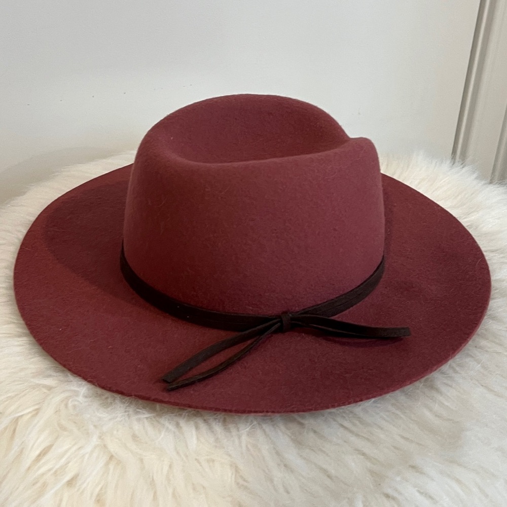 Maroon hat